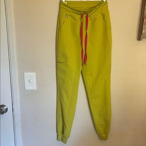 FIGS High Waisted Zamora Jogger Scrub Pants - Limeade Green - Size XS